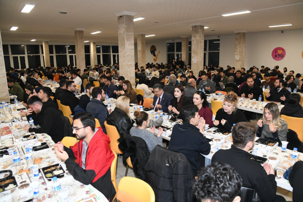 Başkan Genç, KTÜ’lü öğrencilerle iftar sofrasında buluştu