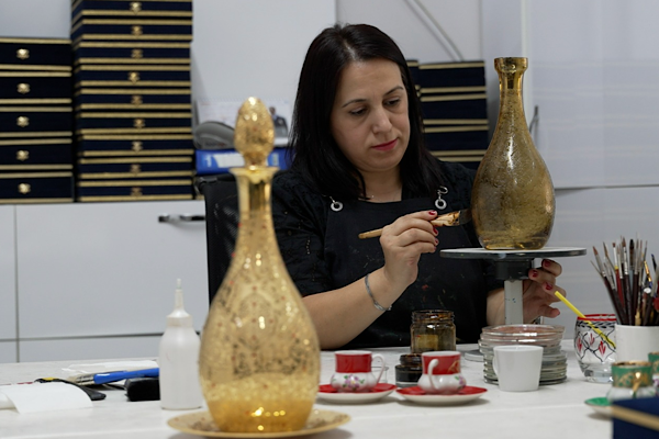 Bursa’da geleneksel cam süsleme sanatı yaşatılıyor