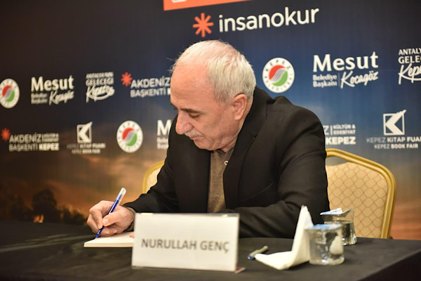 Prof. Dr. Genç, Kepez Kitap Fuarı’na katılım sağladı