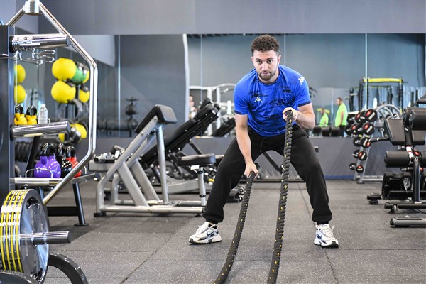 Cumhuriyet Yüzme Havuzu ve Spor Kompleksi Ankara’da hizmete açıldı