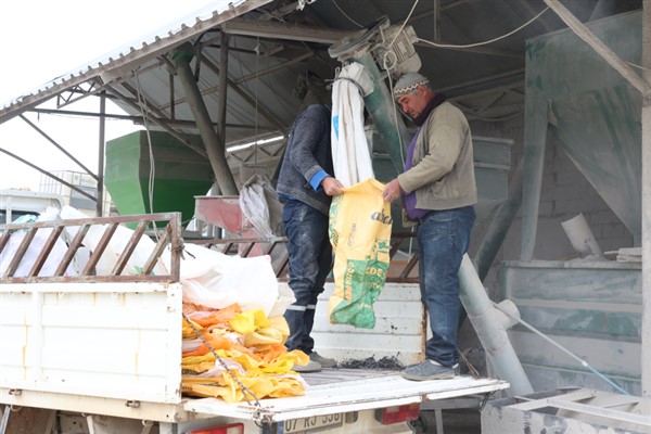 Antalya'da çiftçilere yem ezme desteği