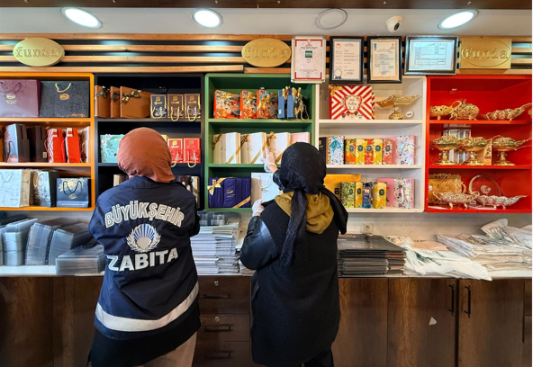 Van'da bayram öncesi tatlı ve marketlere denetim