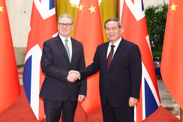 Çin ve İngiltere başbakanları bir araya geldi