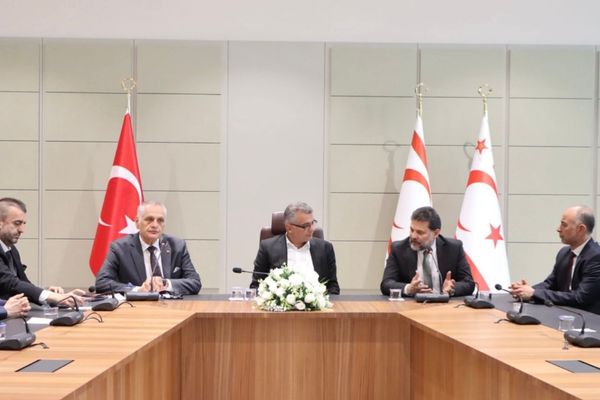 Hatay heyetinden KKTC Cumhurbaşkanı Erhürman’a ziyaret