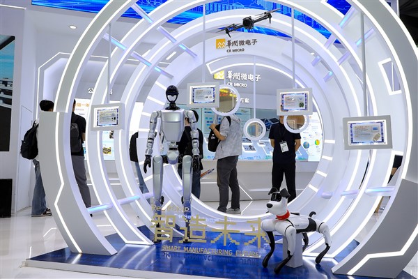 Çin'de insansı robot üretimi 100 bini aşacak