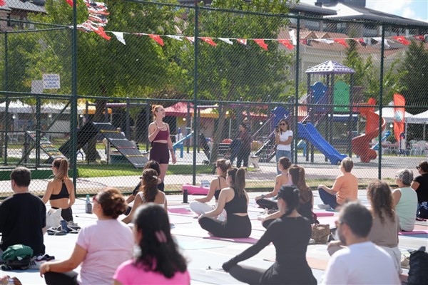 Patifest'in ikinci gününde yoga etkinliği