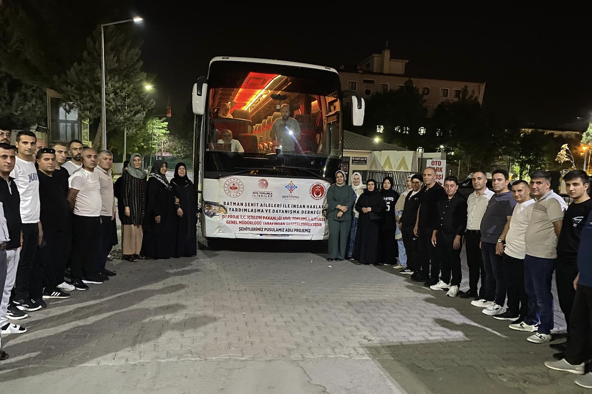 Batman'da “Şehitlerimiz Pusulamız Projesi” Kapsamında Tarihi gezi başlatıldı