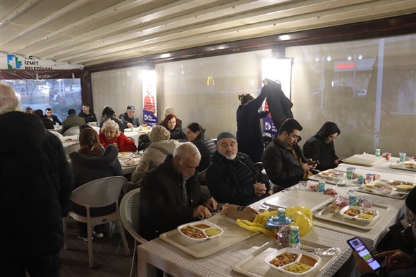 Kent Lokantalarında ücretsiz iftar hizmeti devam ediyor