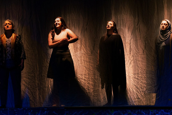 Bursa’da “Kadınlar Konuşursa” tiyatro oyunu sahnelenecek