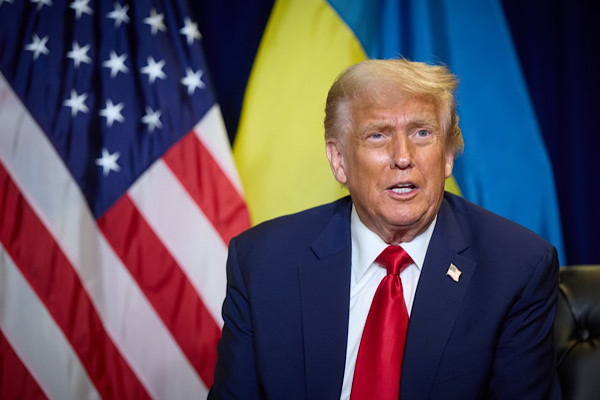 Trump: Eğer otomobiller ABD fabrikalarında üretilirse gümrük vergisi olmayacak