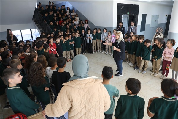 Diyarbakır'da afet farkındalığı eğitimleri sürüyor