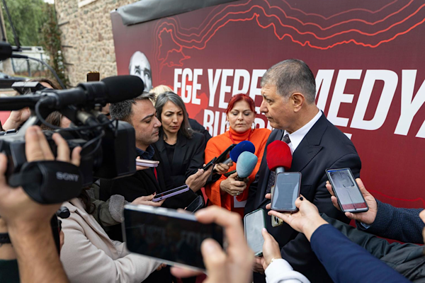 Başkan Tugay: Belediyenin mali yapısını güçlendirmek için yoğun çaba içindeyiz