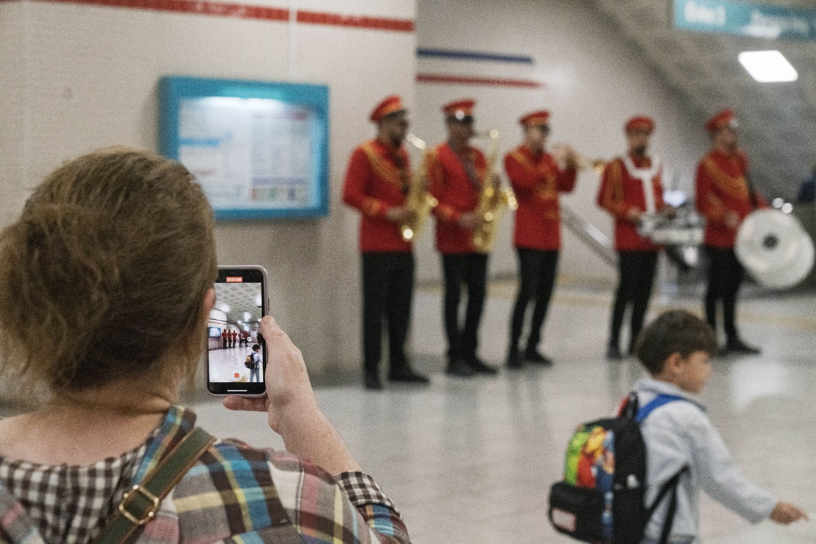 İzmir Metrosu'nda 29 Ekim kutlaması