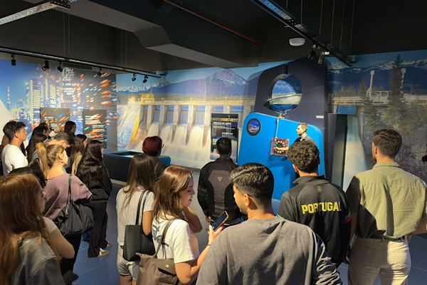 Kepez’de üniversite öğrencileri bilim merkeziyle buluştu