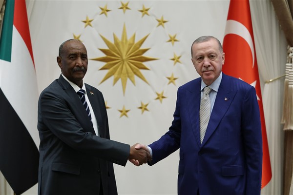Cumhurbaşkanı Erdoğan, Sudan Egemenlik Konseyi Başkanı El Burhan’ı kabul etti