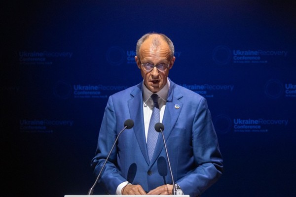 Merz: Tahran'daki liderlik müzakere yoluyla bir çözüme geri dönmeli