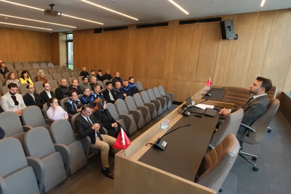 İnegöl Belediyesi personeline yapay zeka eğitimi