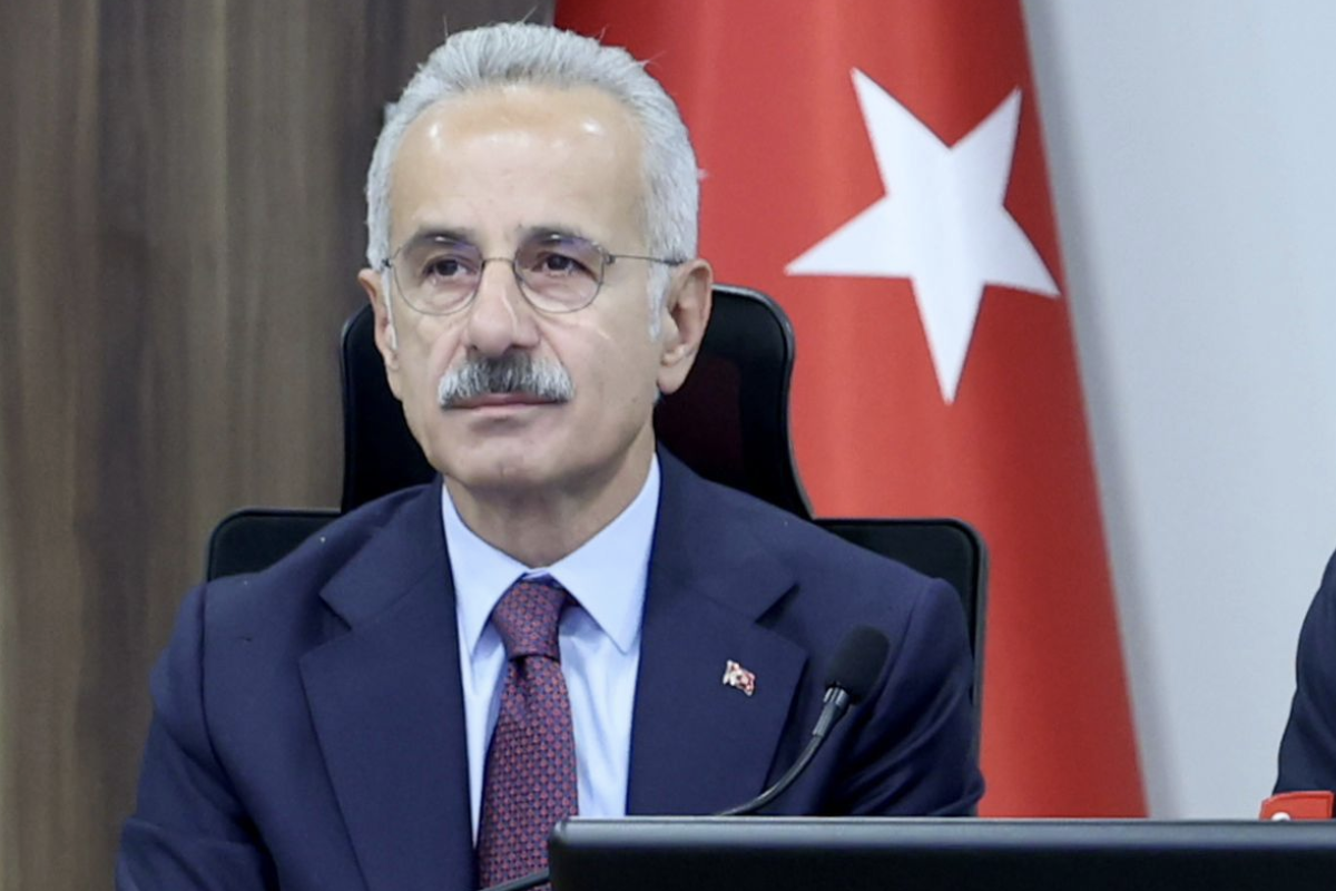 Uraloğlu: Mersin-Gaziantep YHT Hattı Orta Koridor ve Kalkınma Yolu'na bağlanacak