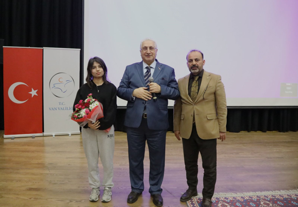 Van'da yapay zeka konulu söyleşi gerçekleştirildi