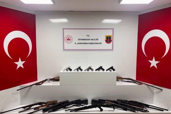 Diyarbakır’da ruhsatsız silah operasyonu