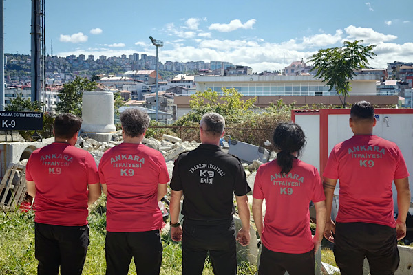 Trabzon’da arama kurtarma ekiplerine K-9 eğitimi