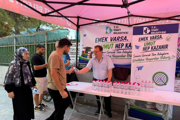 İzmit Belediyesi, KPSS adaylarına sınav öncesinde destek sağladı