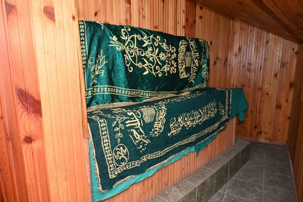 Kasab-ı Cömert Ahmet Efendi Türbesi bakımdan geçiriliyor