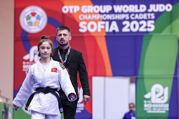 Sema Nur Yüksel Dünya Ümitler Judo Şampiyonası’nda gümüş madalya kazandı