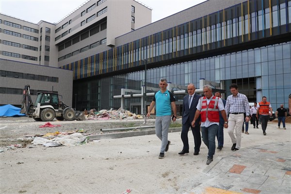 Vali Erol, Ordu Şehir Hastanesi inşaatında incelemelerde bulundu