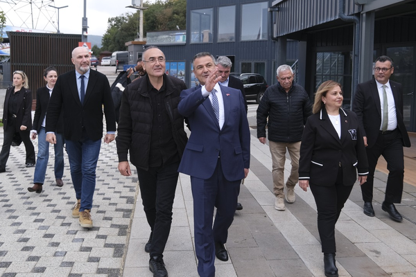 Sunay Akın, İzmit Bıçkıdere Göleti 100. Yıl Parkı’nı ziyaret etti