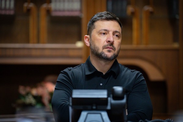 Zelenski: Rusya bu hafta Ukrayna’ya yaklaşık 2 bin 100 İHA saldırısı düzenledi
