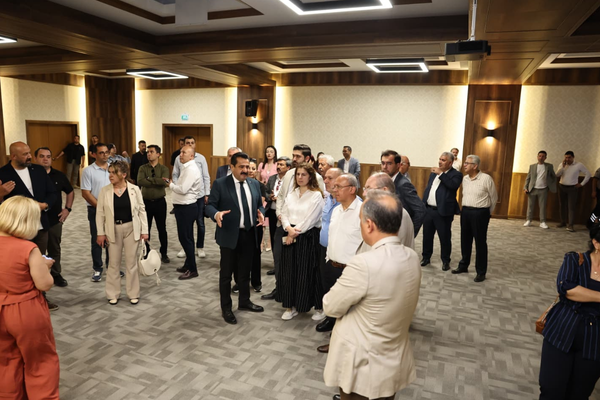 Başkan Ertemur, Bağbaşı Gençlik Merkezi'ni inceledi