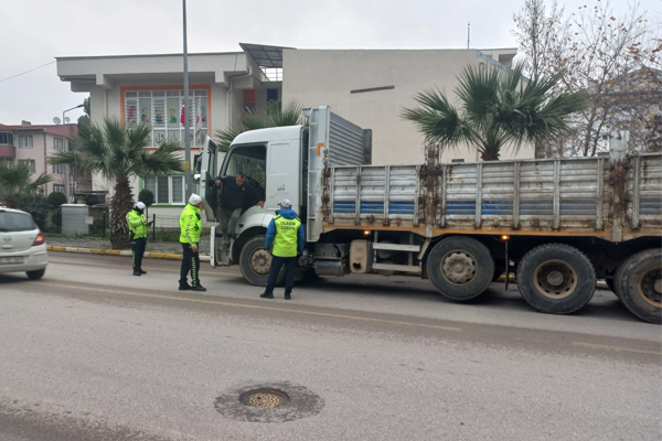 Balıkesir'de ağır tonajlı araç denetimleri sürdürülüyor