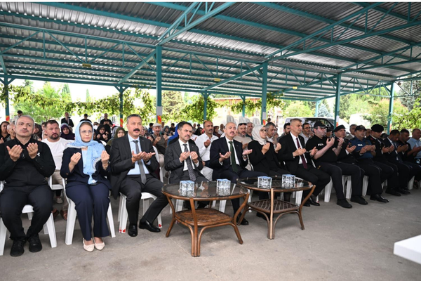 Cangir ve Aktaş'tan Deprem Şehitliği ziyareti