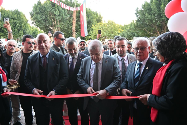 Özdağ, Kumluca İlçe Başkanlığının açılışını yaptı