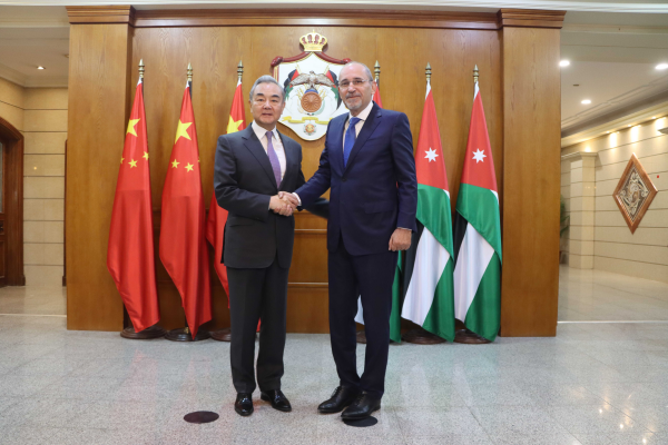 Wang Yi, Ürdünlü mevkidaşı Safadi ile görüştü