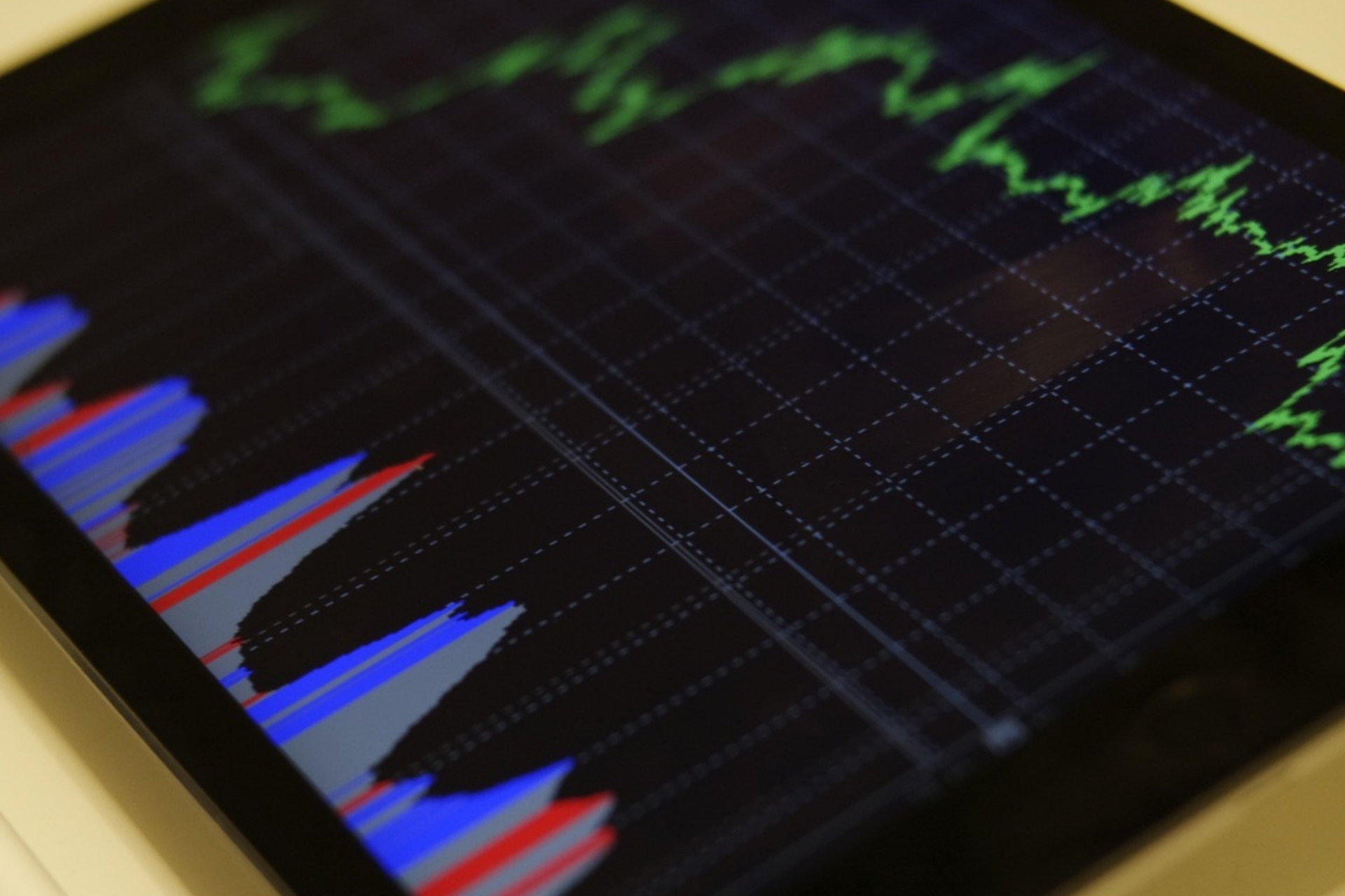 BIST100 endeksi yüzde 2,72 artışla 14.588 puana yükseldi