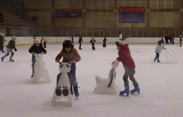 Maltepeli çocuklar, buz pistiyle buluştu