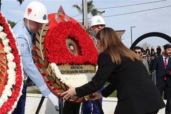 Antalya'da Çanakkale Zaferi’nin 111. yılı anma töreni düzenlendi