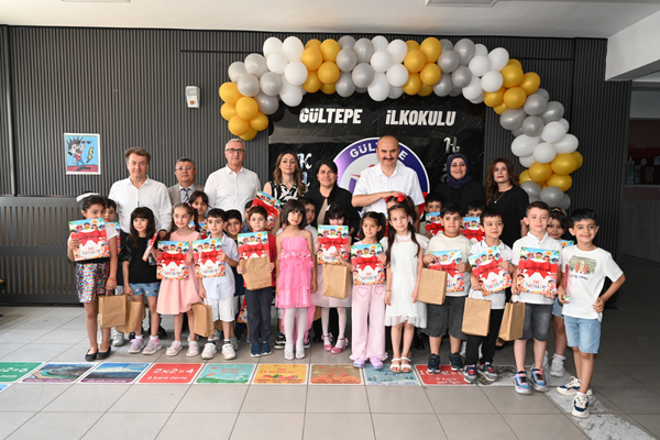 Gültepe İlkokulu'nda karne töreni, Batman Valisi Canalp'in katılımıyla gerçekleşti