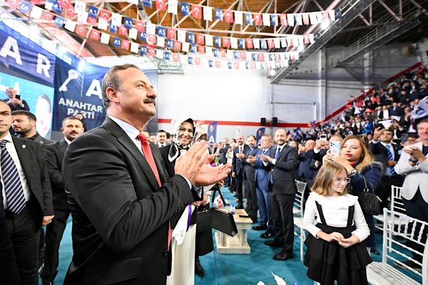 Ağıralioğlu: Benden bir başörtüsü düşmanı çıkaramazsınız