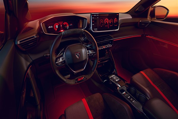 Peugeot, E-208 gti Le Mans'ta örtülerini kaldırdı