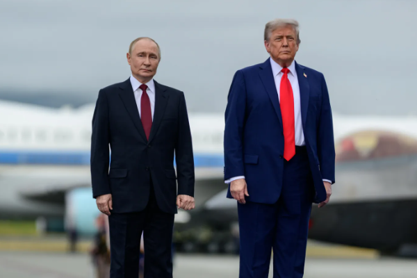 Trump, Putin ile telefonda görüştü 