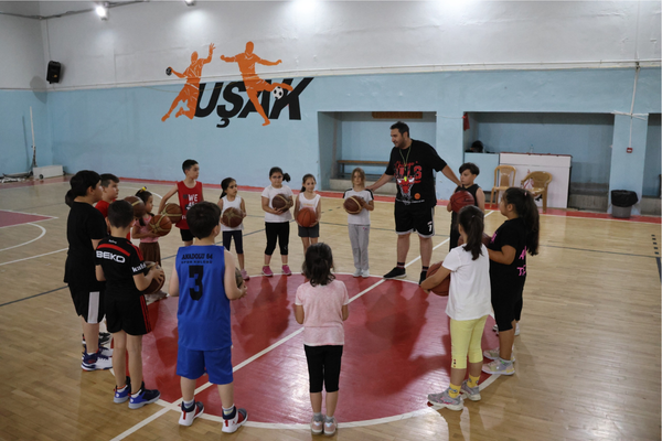 Uşak'ta yaz spor okulları devam ediyor