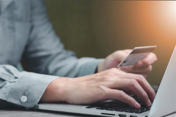 Toplam kart harcamaları 32,6 Milyar TL civarında artış gösterdi