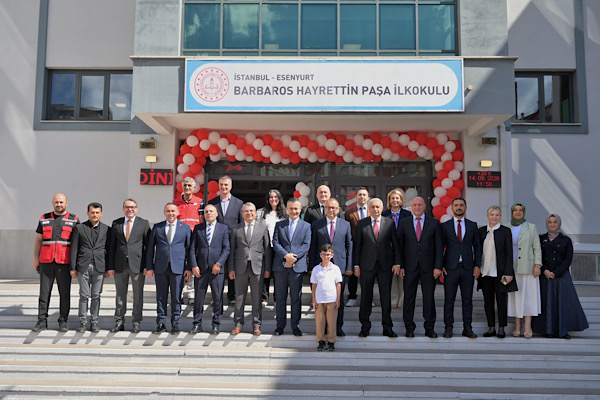 Esenyurt’ta yeni eğitim yılı öğrenci ve ailelerin katılımıyla başladı