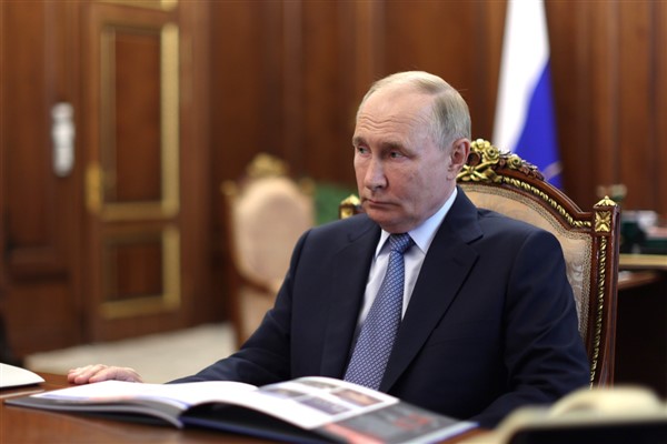 Putin, Kazakistan Cumhurbaşkanı Tokayev ile görüştü