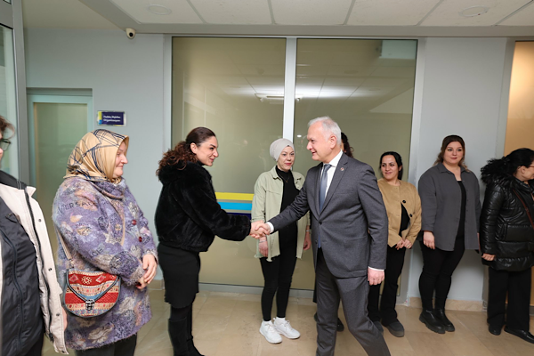 Karamürsel'de Başkan Çalık personelle bayramlaştı