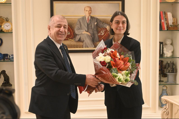 Özdağ, Üsküdar Belediye Başkanlığını ziyaret etti