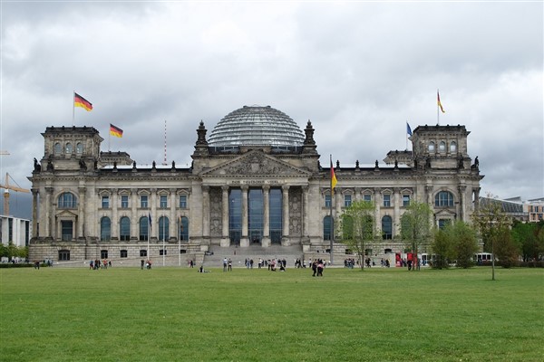 Almanya Dışişleri Bakanı Wadephul’dan İranlı yetkililere çağrı 